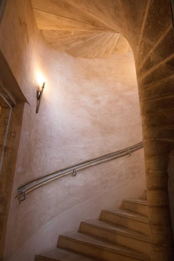 Appartement A-Mi-Chemin - Centre-Ville De Tournus Exterior photo